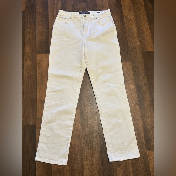 Gloria Vanderbilt Denim - Gloria Vanderbilt White Straight Leg Jeans